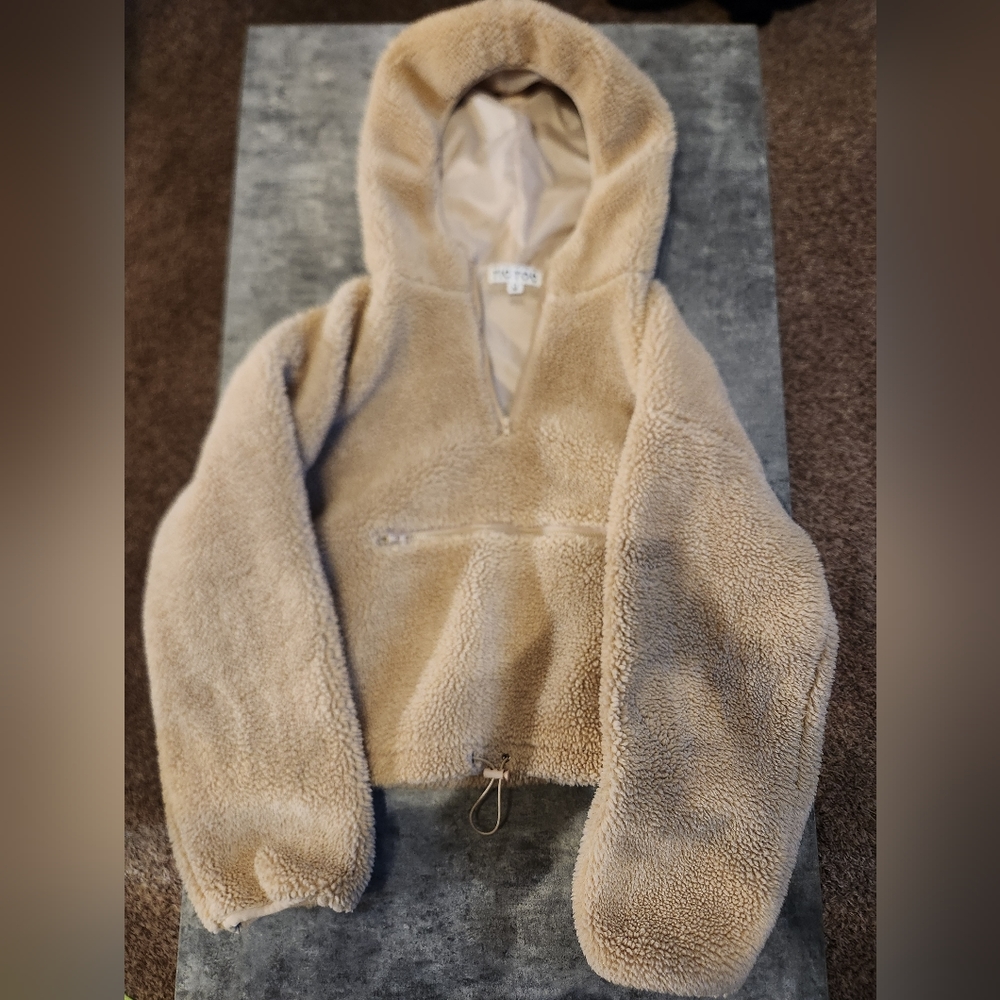 Tic Toc fluffy cropped hoodie